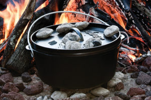 cast_iron_camp_ovens_grills